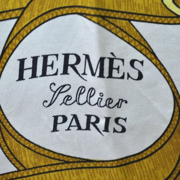Authentic HERMES Scarf "Eperon D'or" Silk Red - Picture 15 of 16